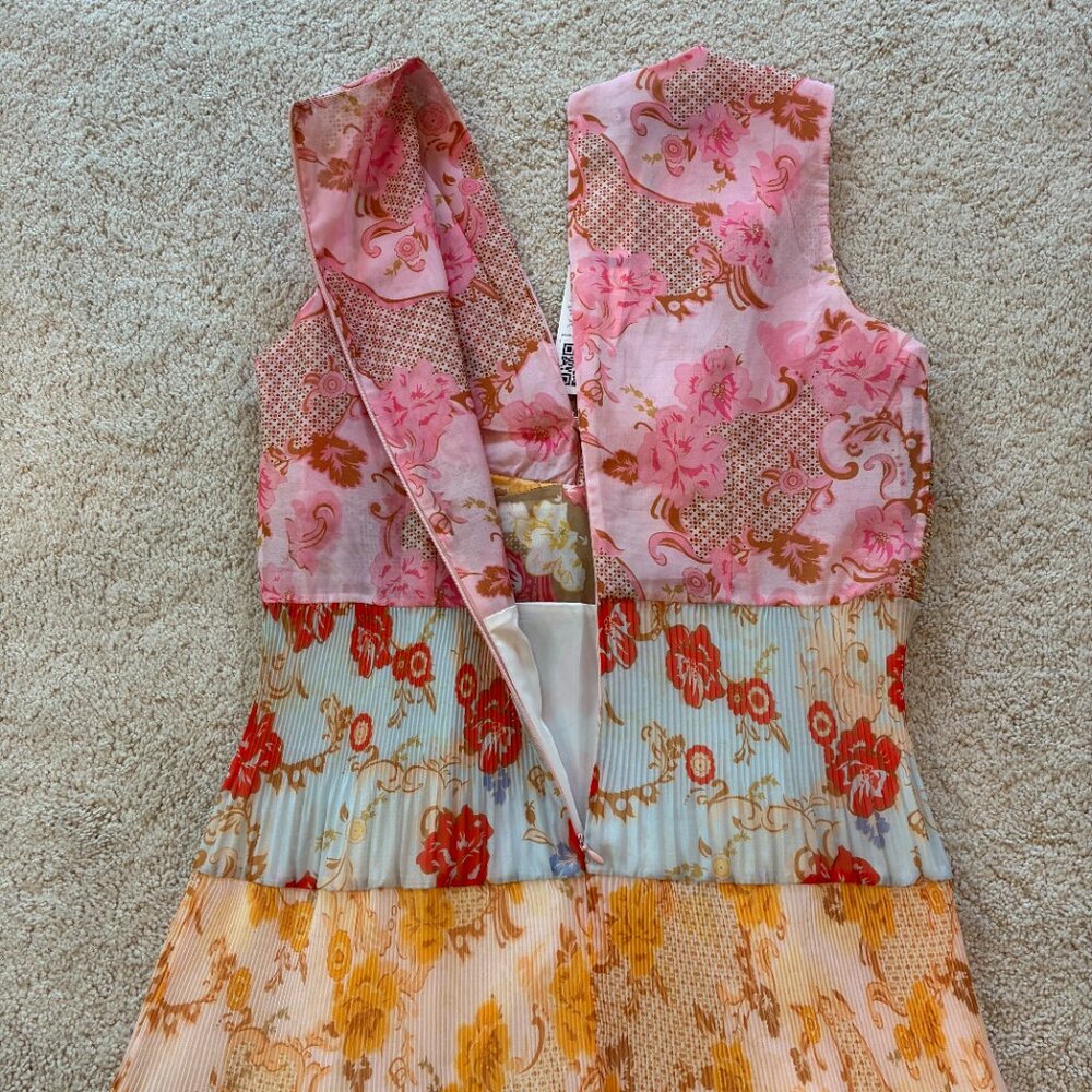 NEW Dalia MacPhee Floral Pastel Multi V-Neck Pleated Midi Dress Pink Size L - Picture 12 of 15